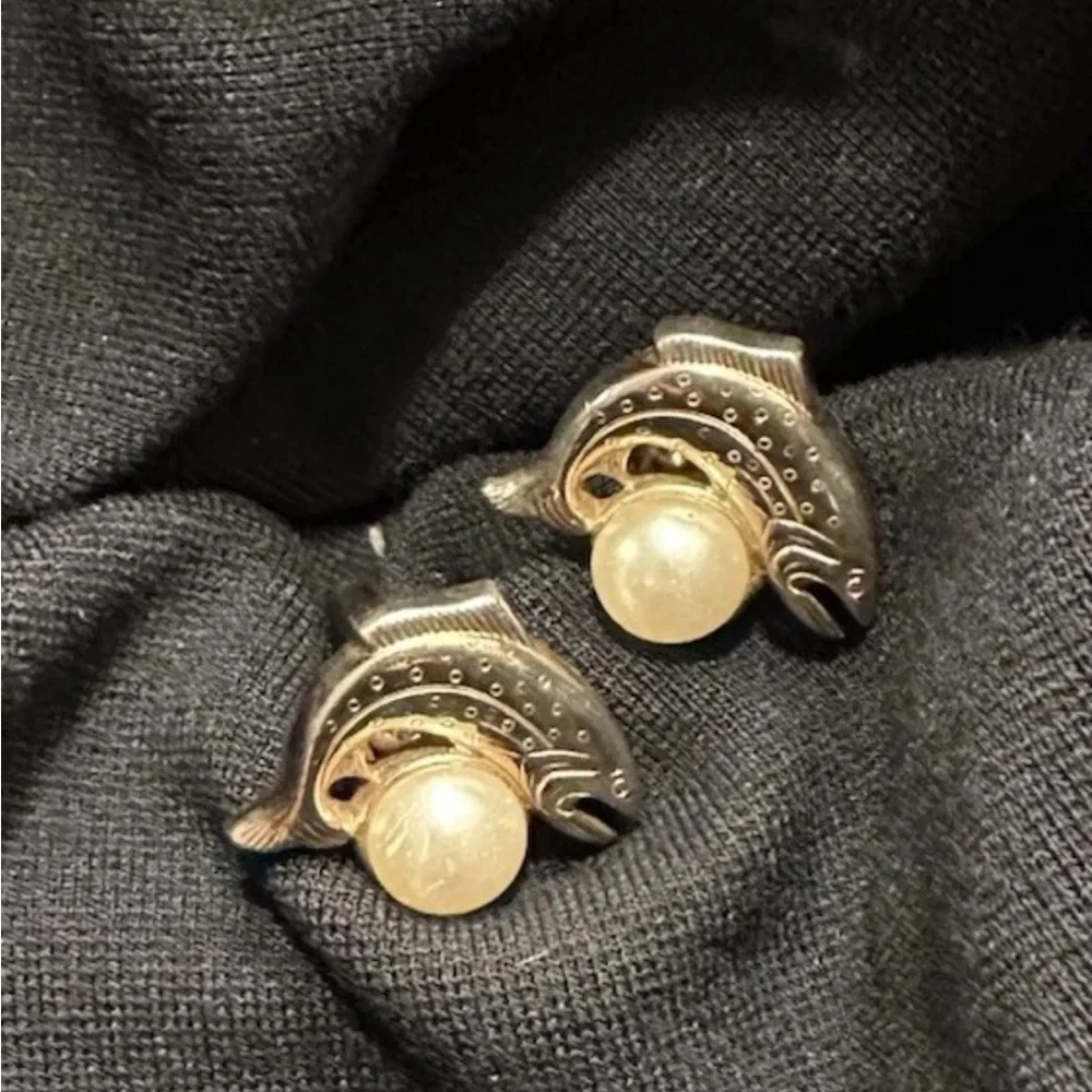 Gold color vintage swank fish ,Dolphin  Cuff links  with Pearls